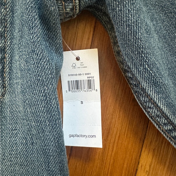 GAP Distressed Crop Icon Denim Jacket - Picture 5 of 11